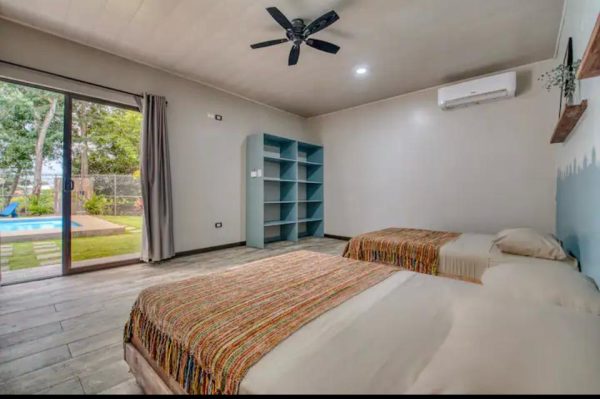 Prime Investment Opportunity: Luxury 4-Bedroom Home Near Jaco Beach – Perfect for Airbnb Excellence - Imagen 11