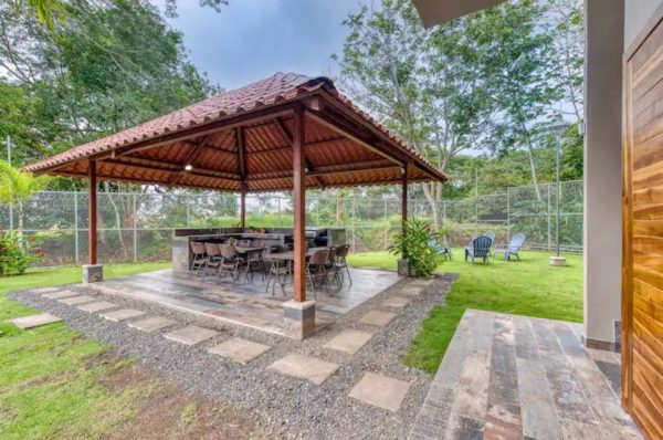 Prime Investment Opportunity: Luxury 4-Bedroom Home Near Jaco Beach – Perfect for Airbnb Excellence - Imagen 16
