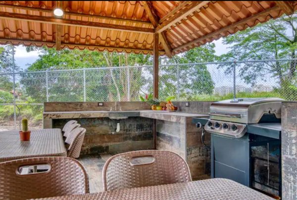 Prime Investment Opportunity: Luxury 4-Bedroom Home Near Jaco Beach – Perfect for Airbnb Excellence - Imagen 17
