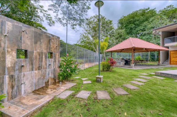 Prime Investment Opportunity: Luxury 4-Bedroom Home Near Jaco Beach – Perfect for Airbnb Excellence - Imagen 18